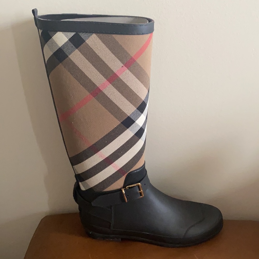 Burberry Vintage Check Rainboots - Picture 5 of 12